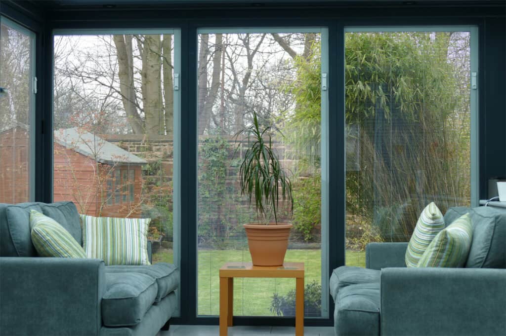 Partially open integrated blinds
